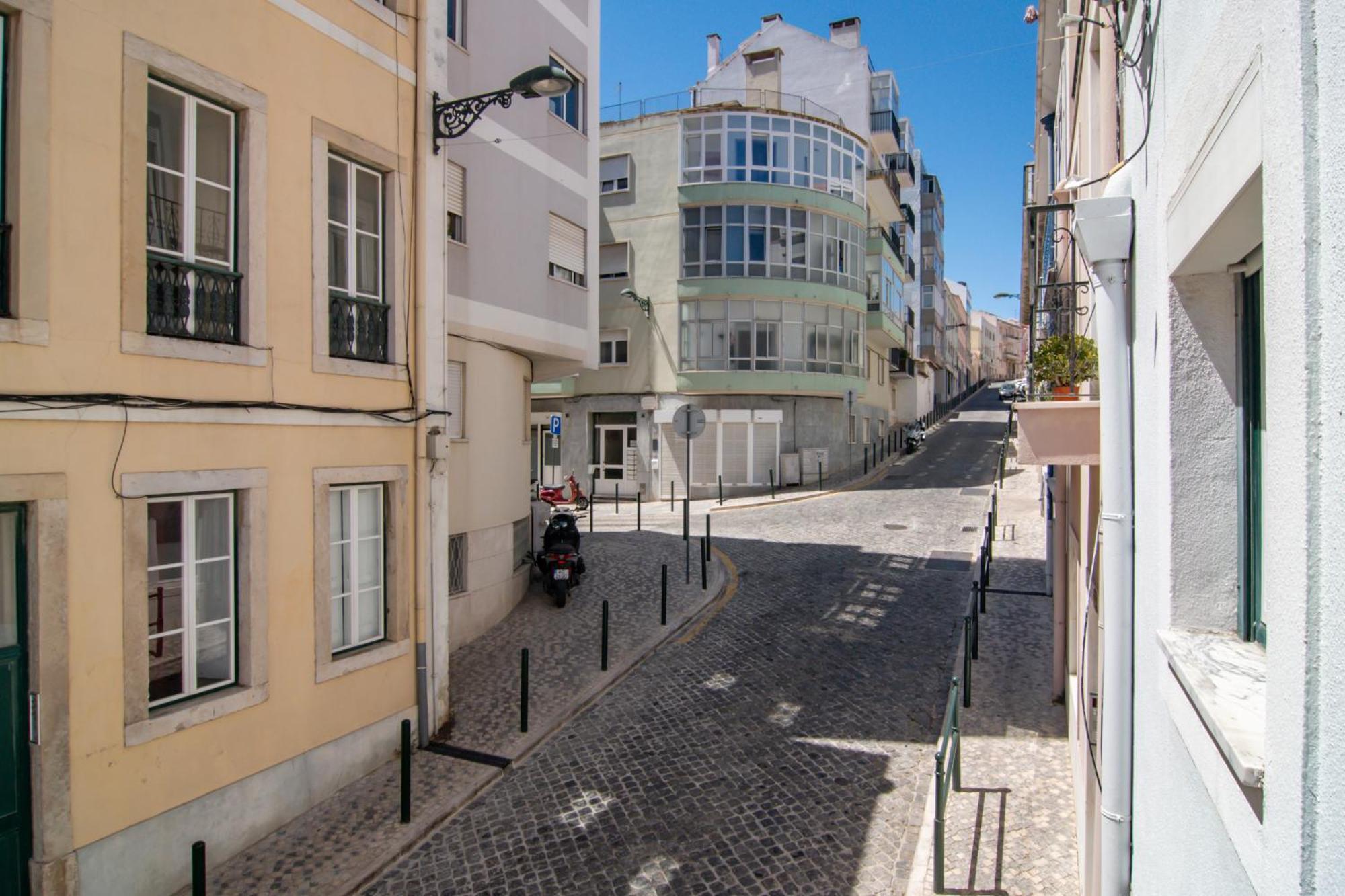 Charming & Peaceful Family Flat Lisboa