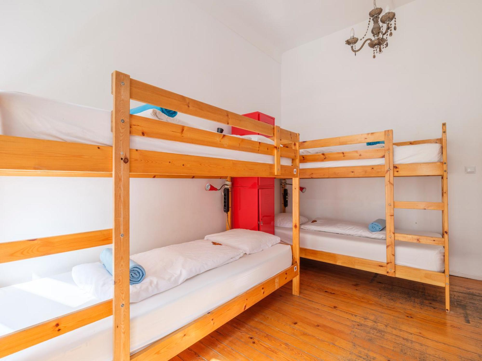 Chillout Hostal *