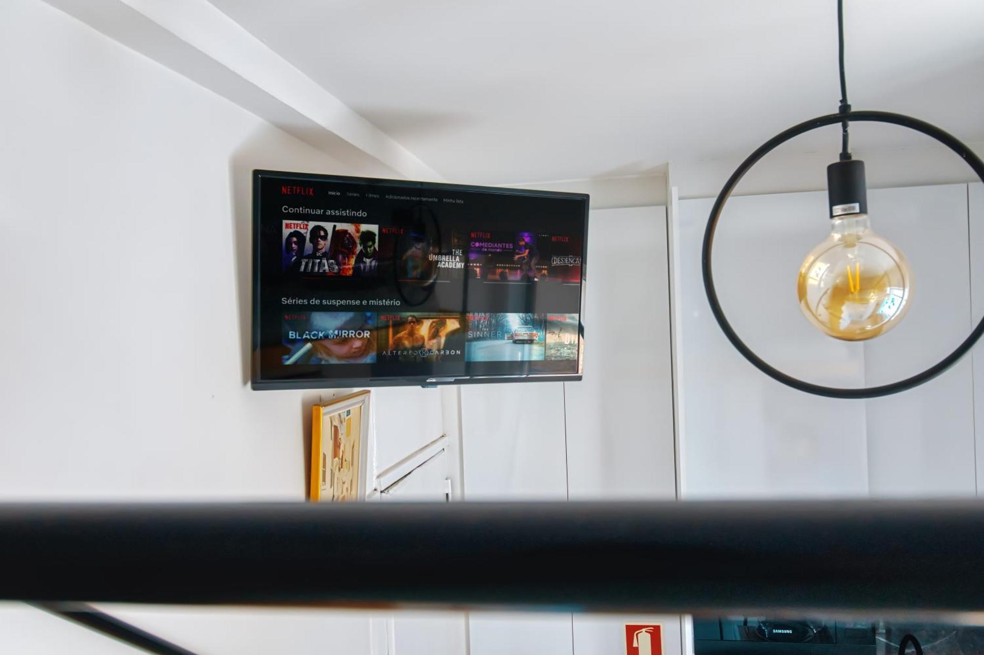 Historic Gem & Modern Loft In The Heart Of