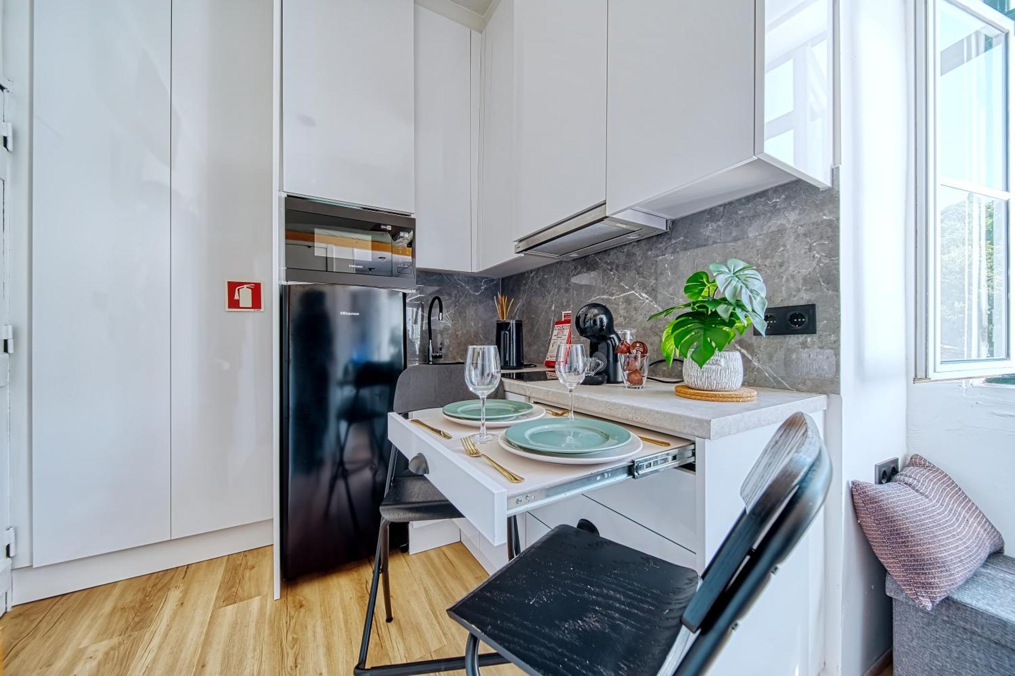 Historic Gem & Modern Loft In The Heart Of