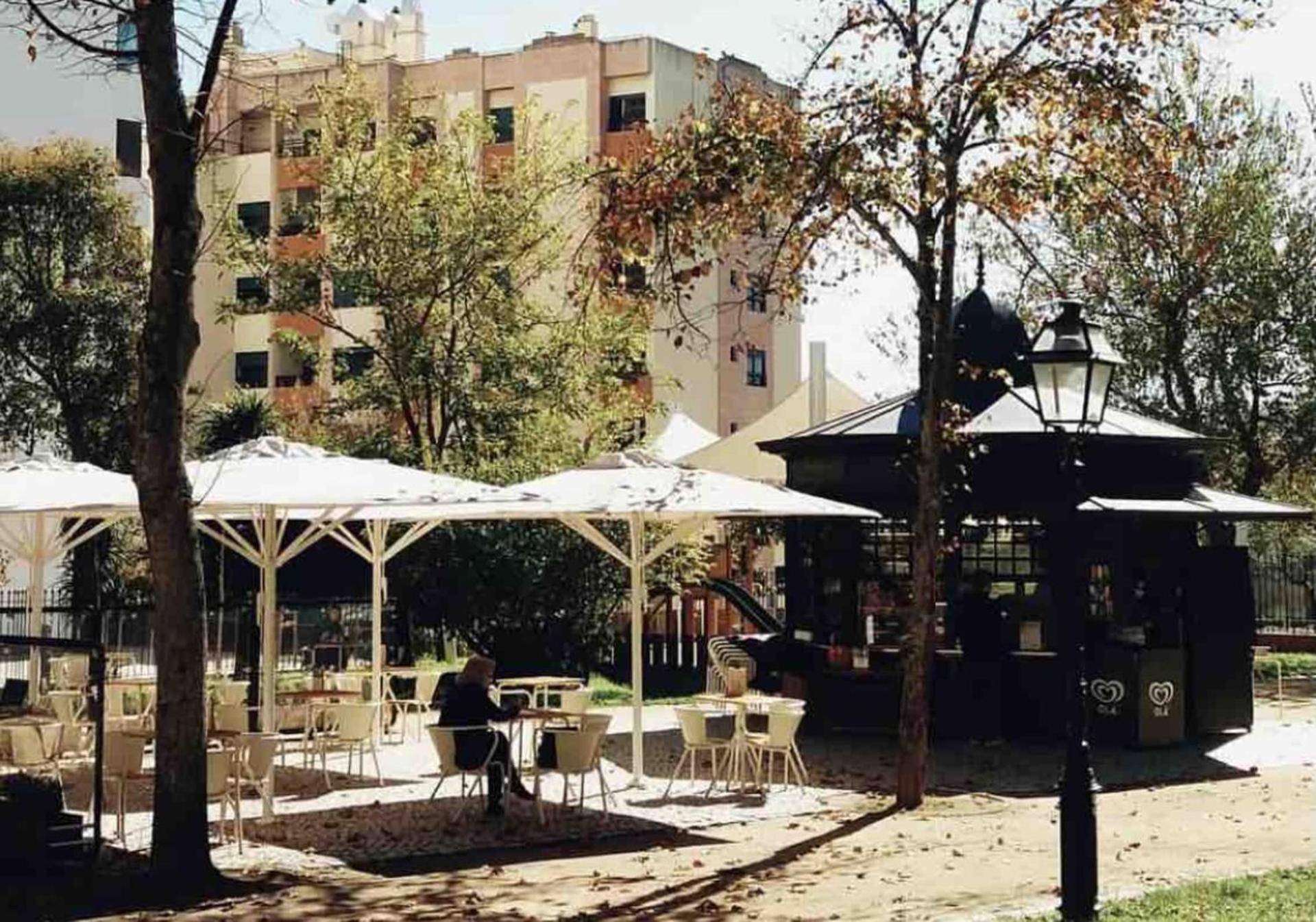 - Cost - Airport - Subway Apartamento