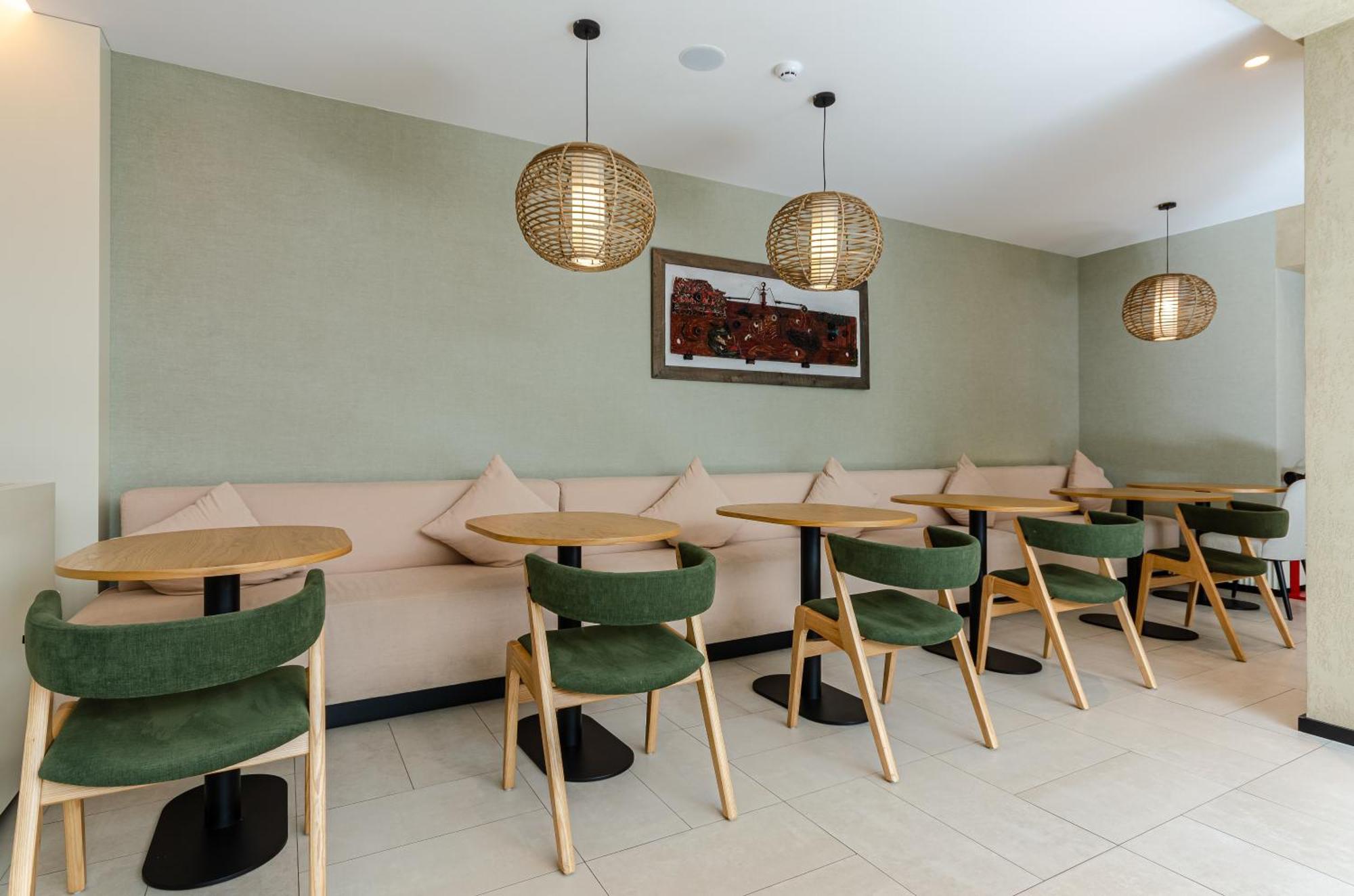 Omid Saldanha Hotel 4*