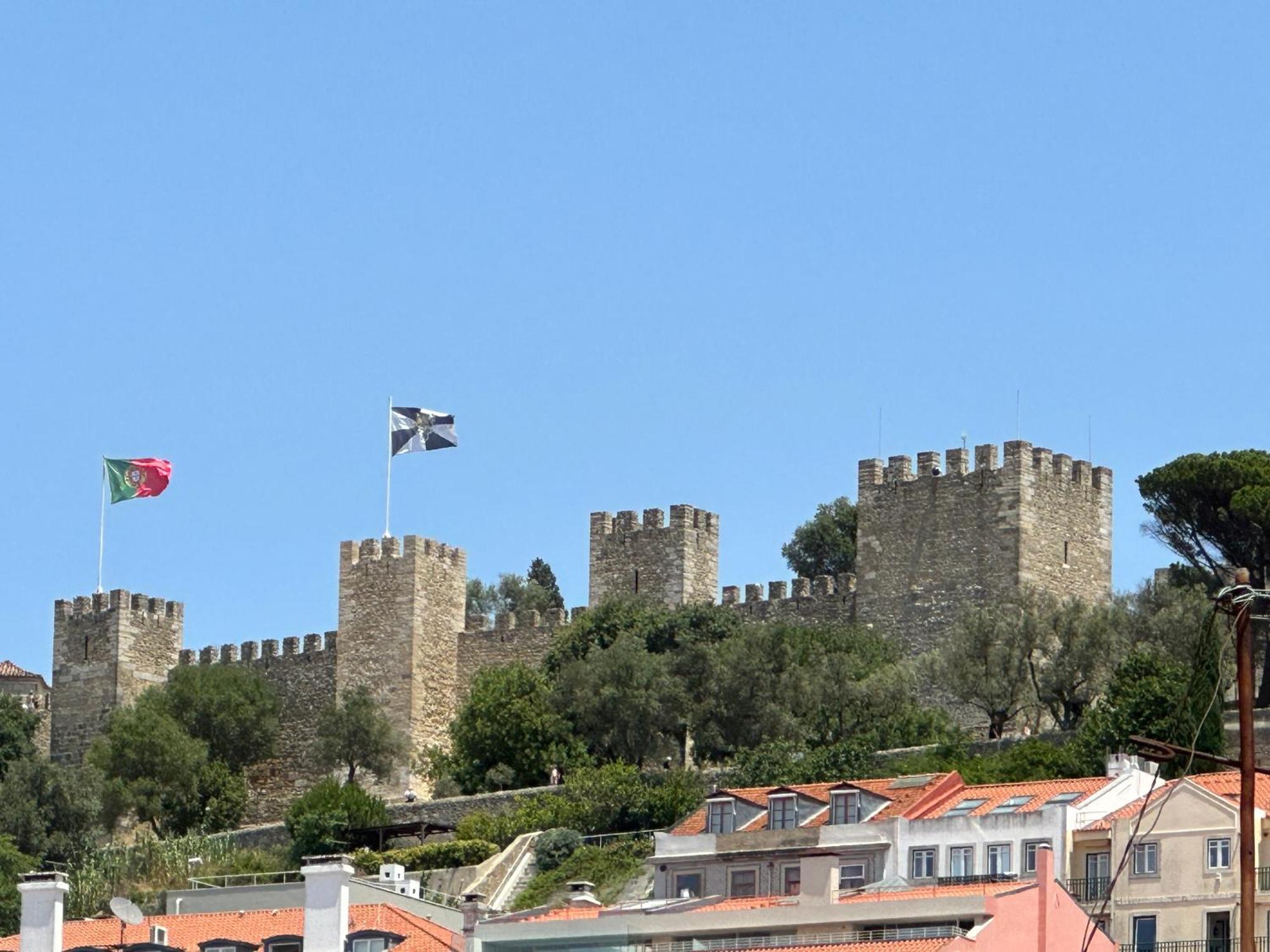 Apartamento The Romantic Nest - The Perfect Getaway At Downtown, 6th-floor No Lift Lisboa