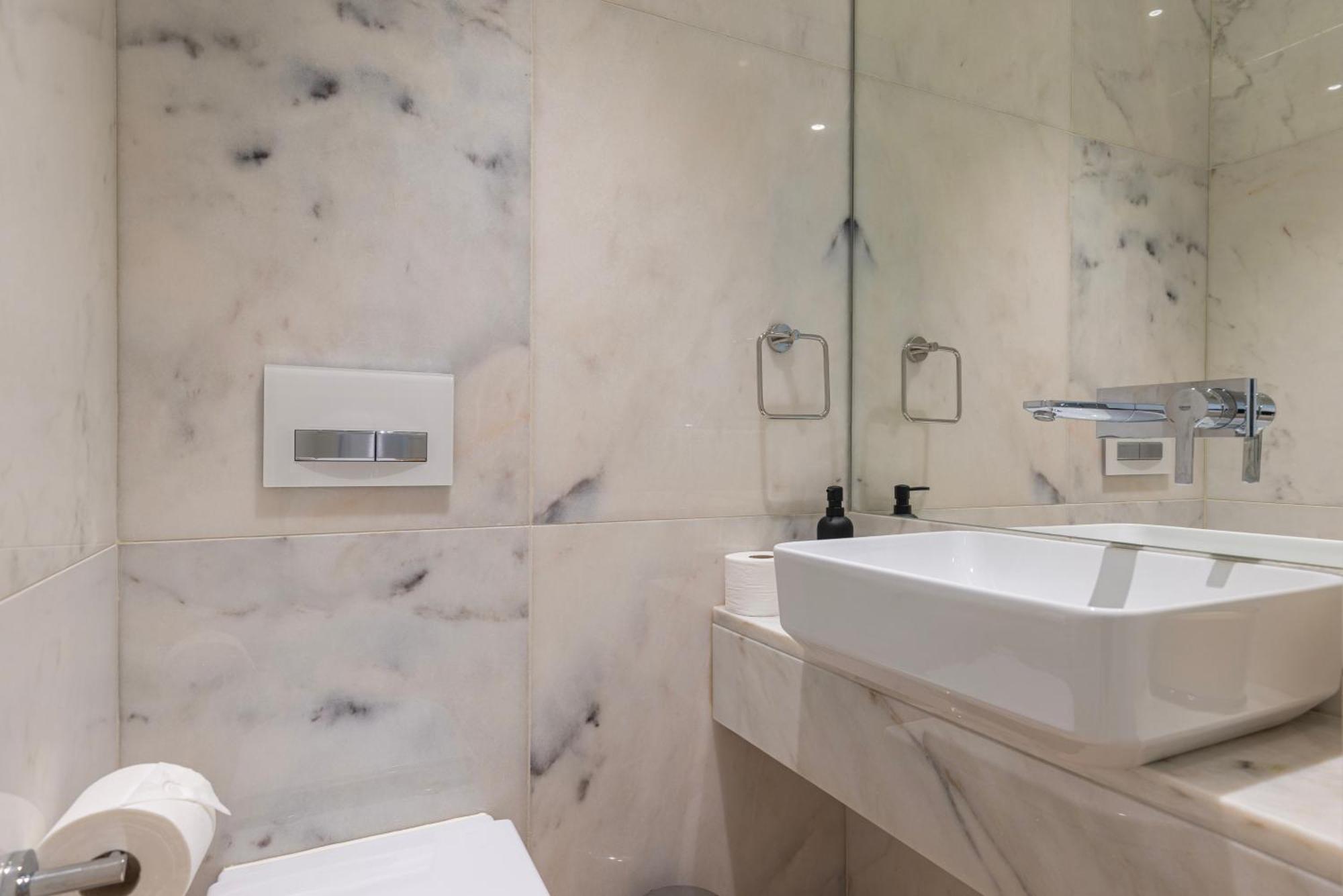 Liberdade Elegance W/rooftop Pool By Lovelystay *