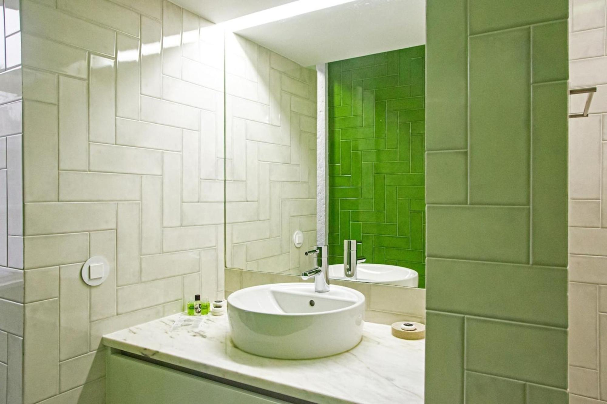 Colourful And Tasteful 2bedroom In Graca Apartment *
