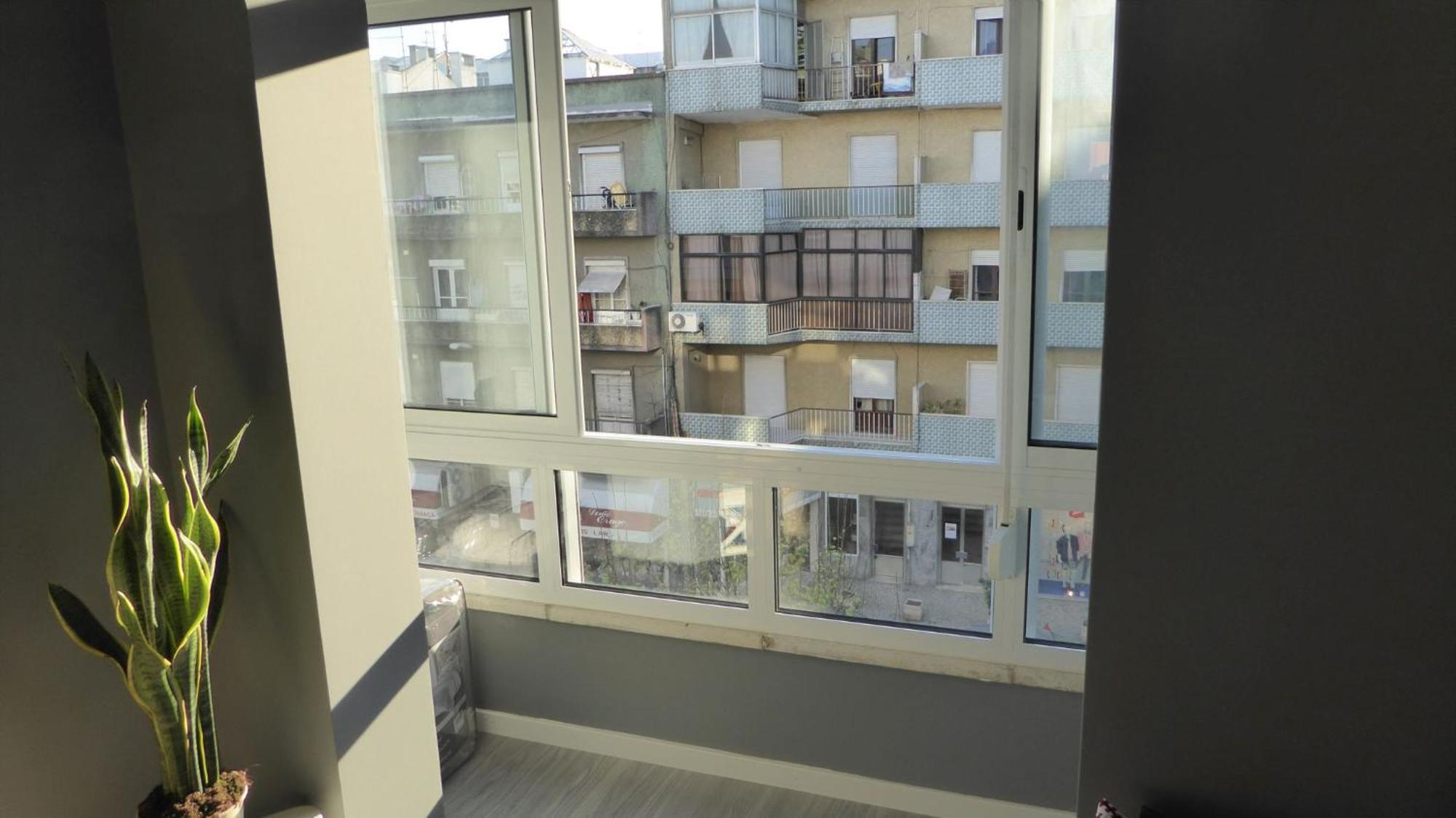 Be Local - With 2 Bedrooms In Moscavide - Apartamento