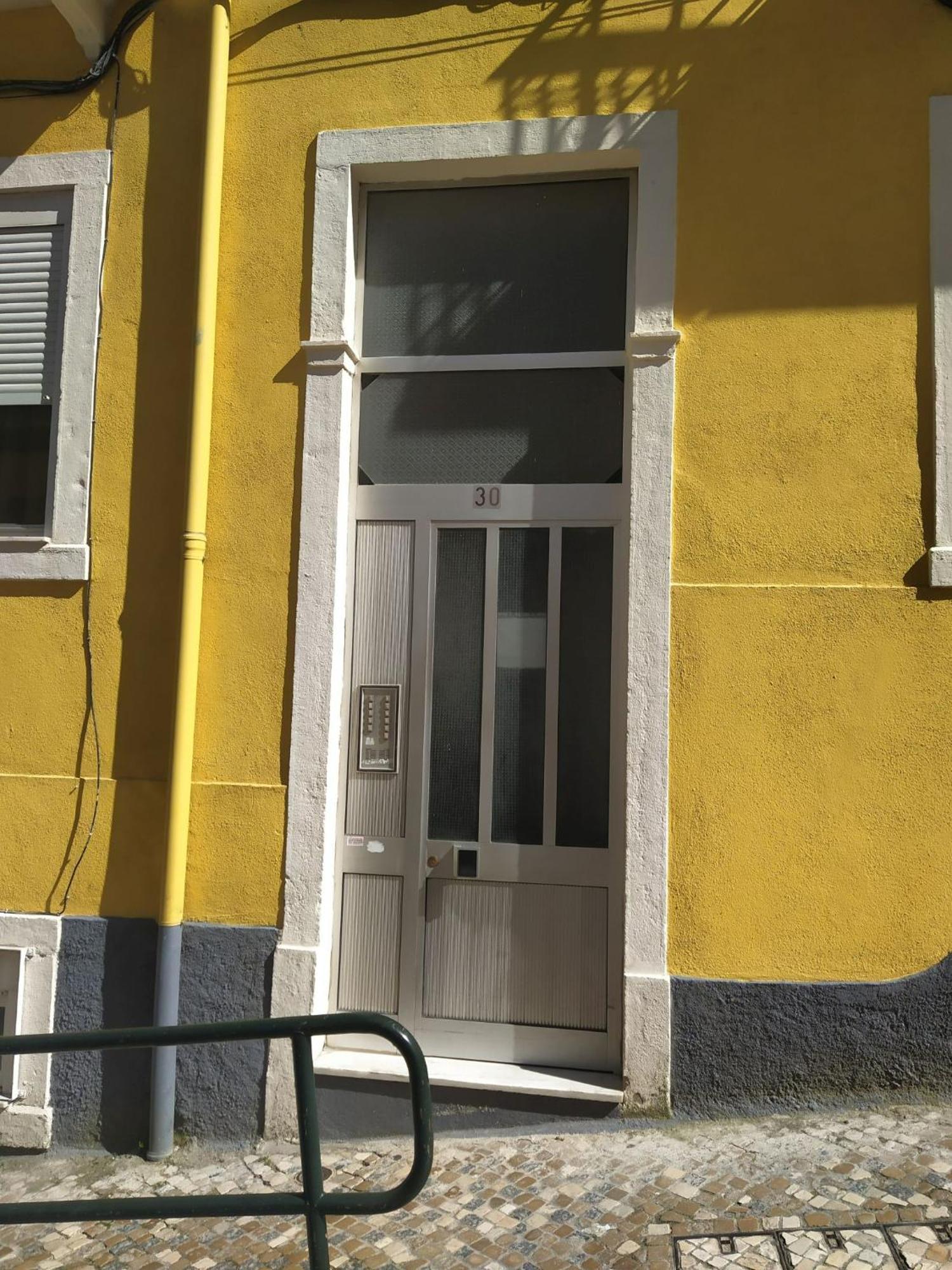 Charming Flat With 2 Bedrooms On Lisbon's 7th Hill * Lisboa