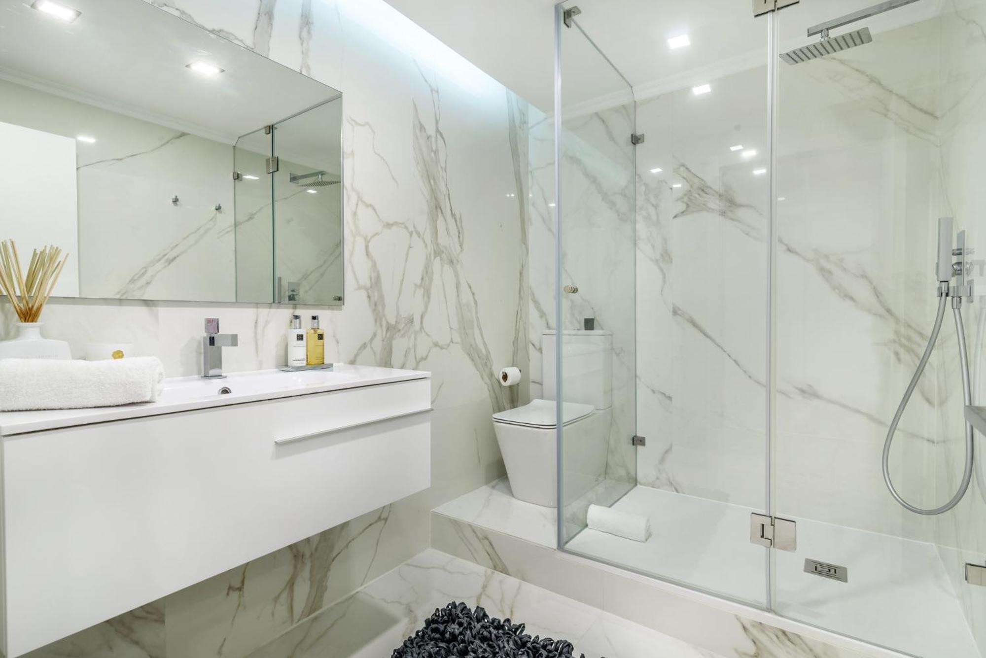 Whome Chic Escape: Your Stylish Haven In Downtown Lisboa