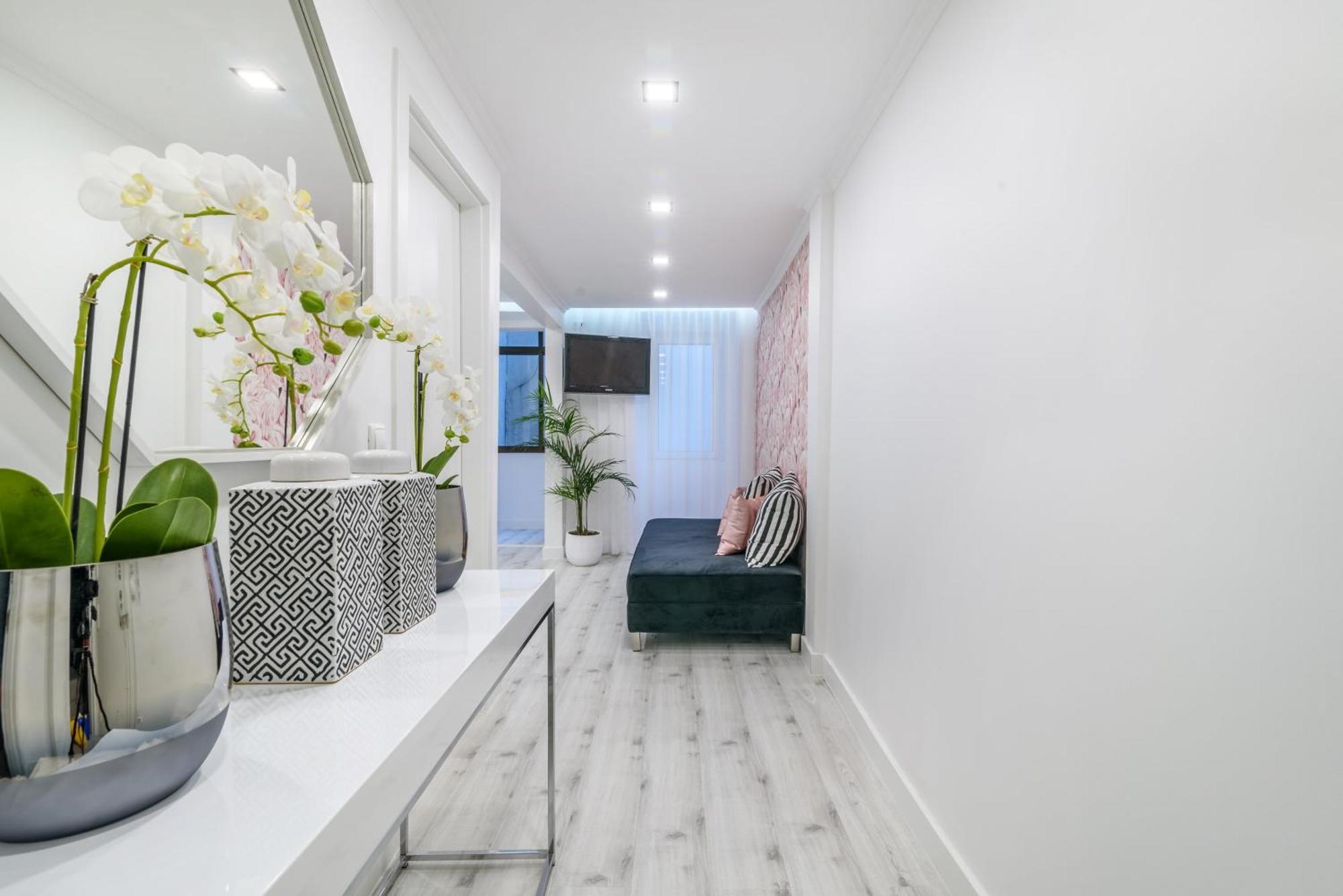 Whome Chic Escape: Your Stylish Haven In Downtown