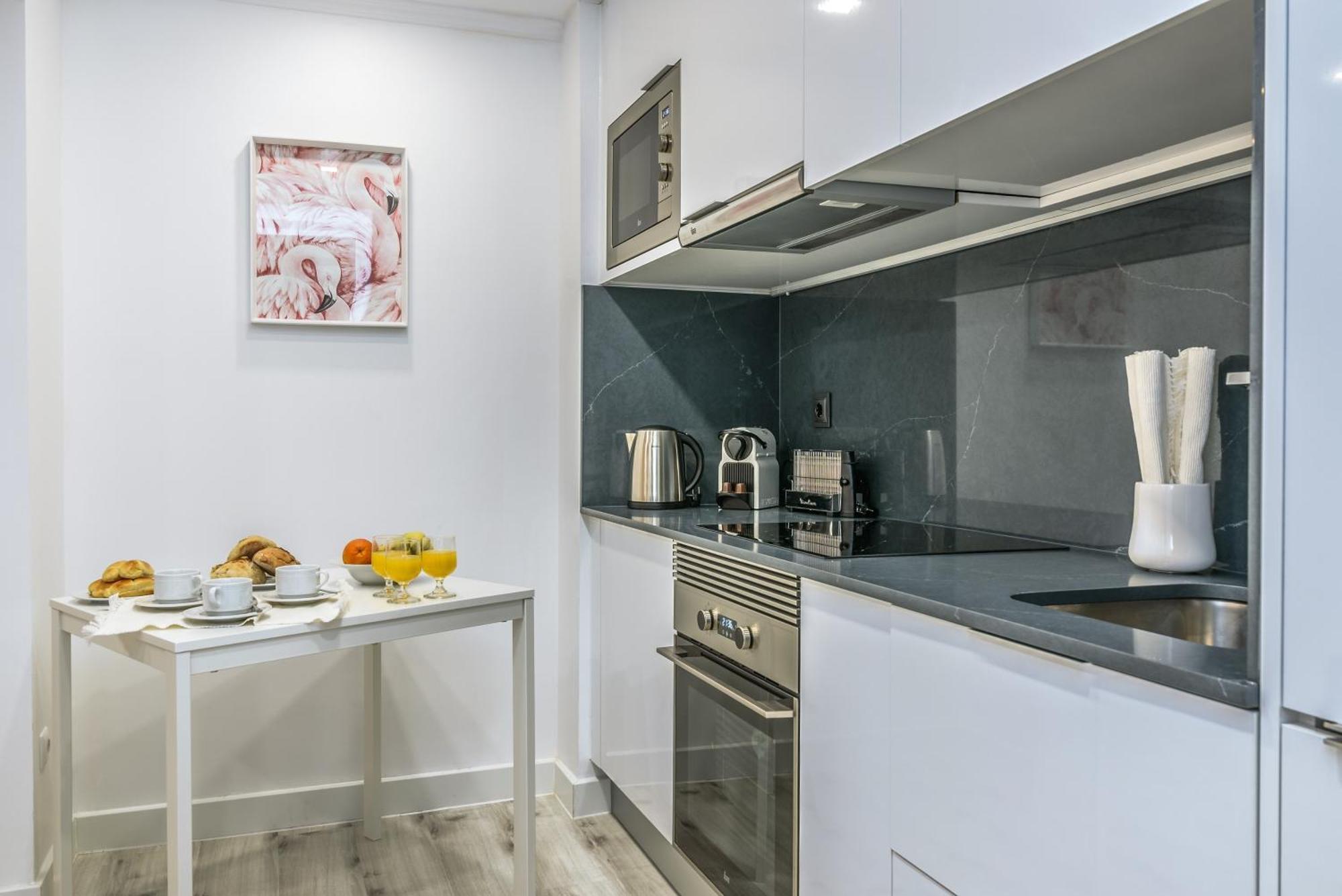 Whome Chic Escape: Your Stylish Haven In Downtown Apartamento