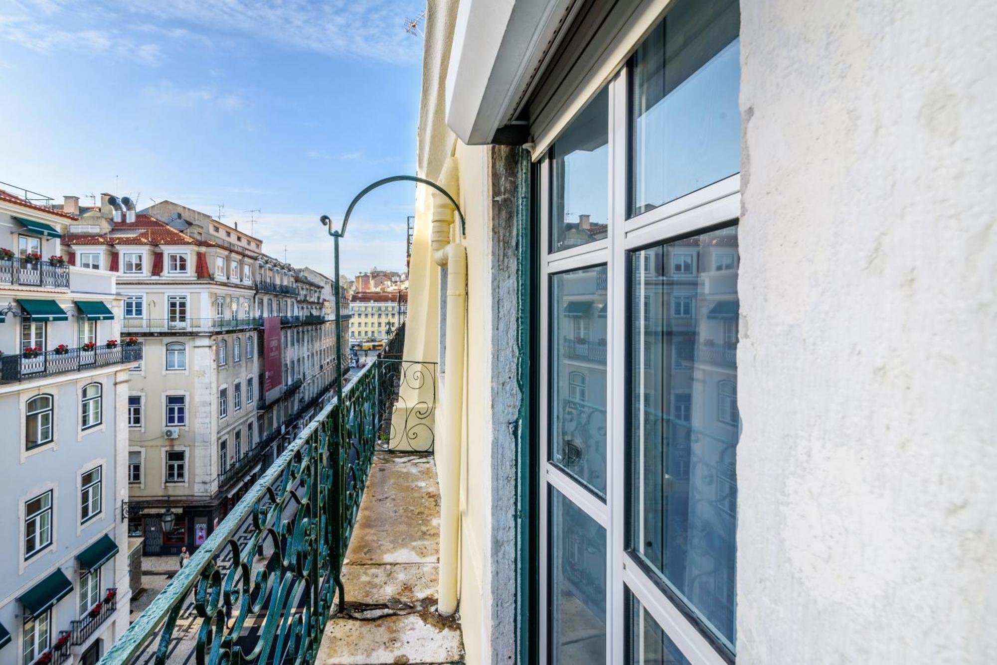 Whome Chic Escape: Your Stylish Haven In Downtown Lisboa