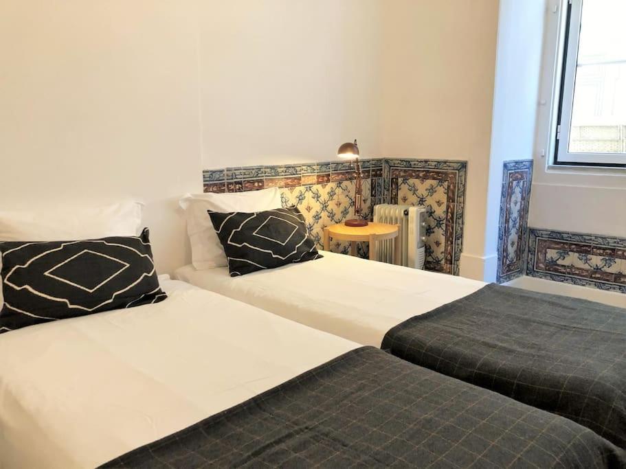 Apartamento Sj1d+e Heart Of Baixa New A/c Spacious 2 Apts 5br2ba *