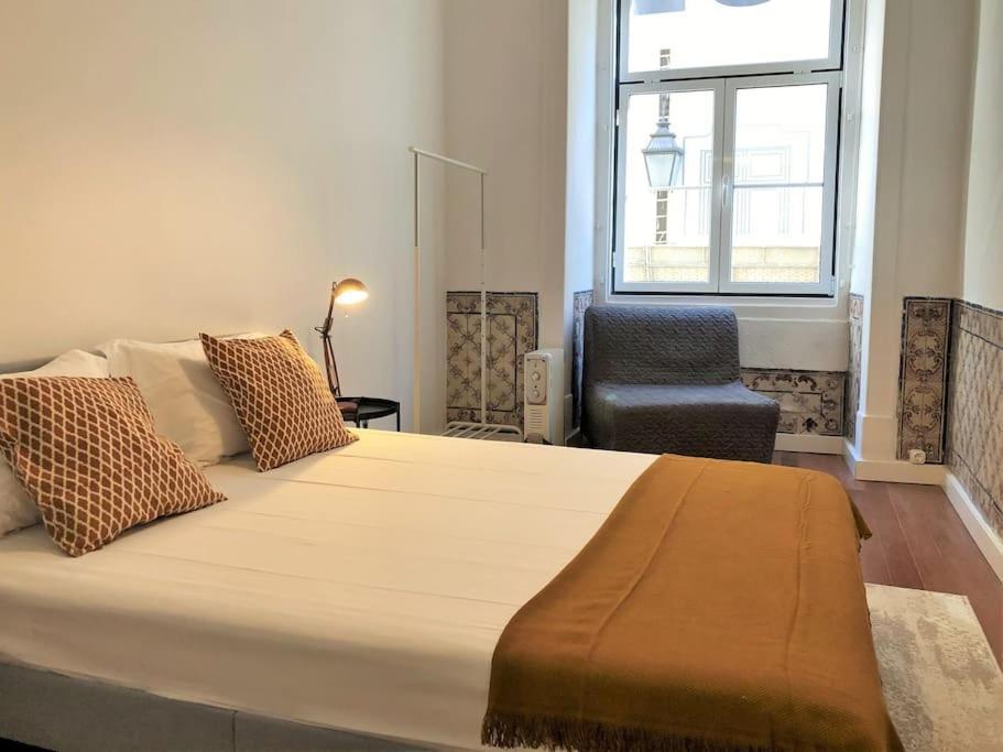 Sj1d+e Heart Of Baixa New A/c Spacious 2 Apts 5br2ba Lisboa