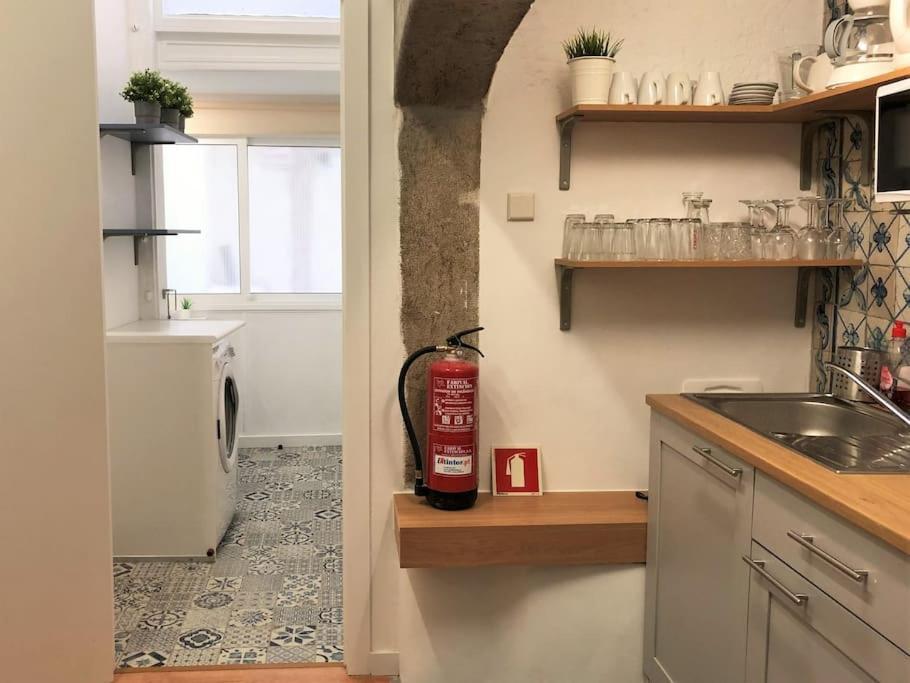 Apartamento Sj1d+e Heart Of Baixa New A/c Spacious 2 Apts 5br2ba *