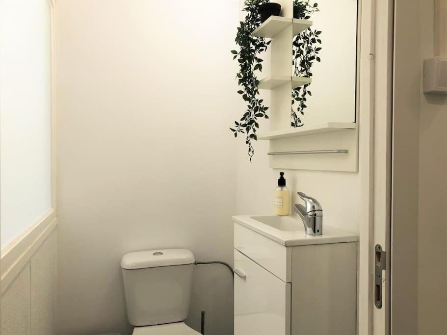 Sj1d+e Heart Of Baixa New A/c Spacious 2 Apts 5br2ba Lisboa