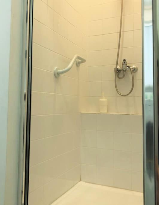 Sj1d+e Heart Of Baixa New A/c Spacious 2 Apts 5br2ba *