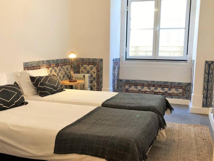 Apartamento Sj1d+e Heart Of Baixa New A/c Spacious 2 Apts 5br2ba *