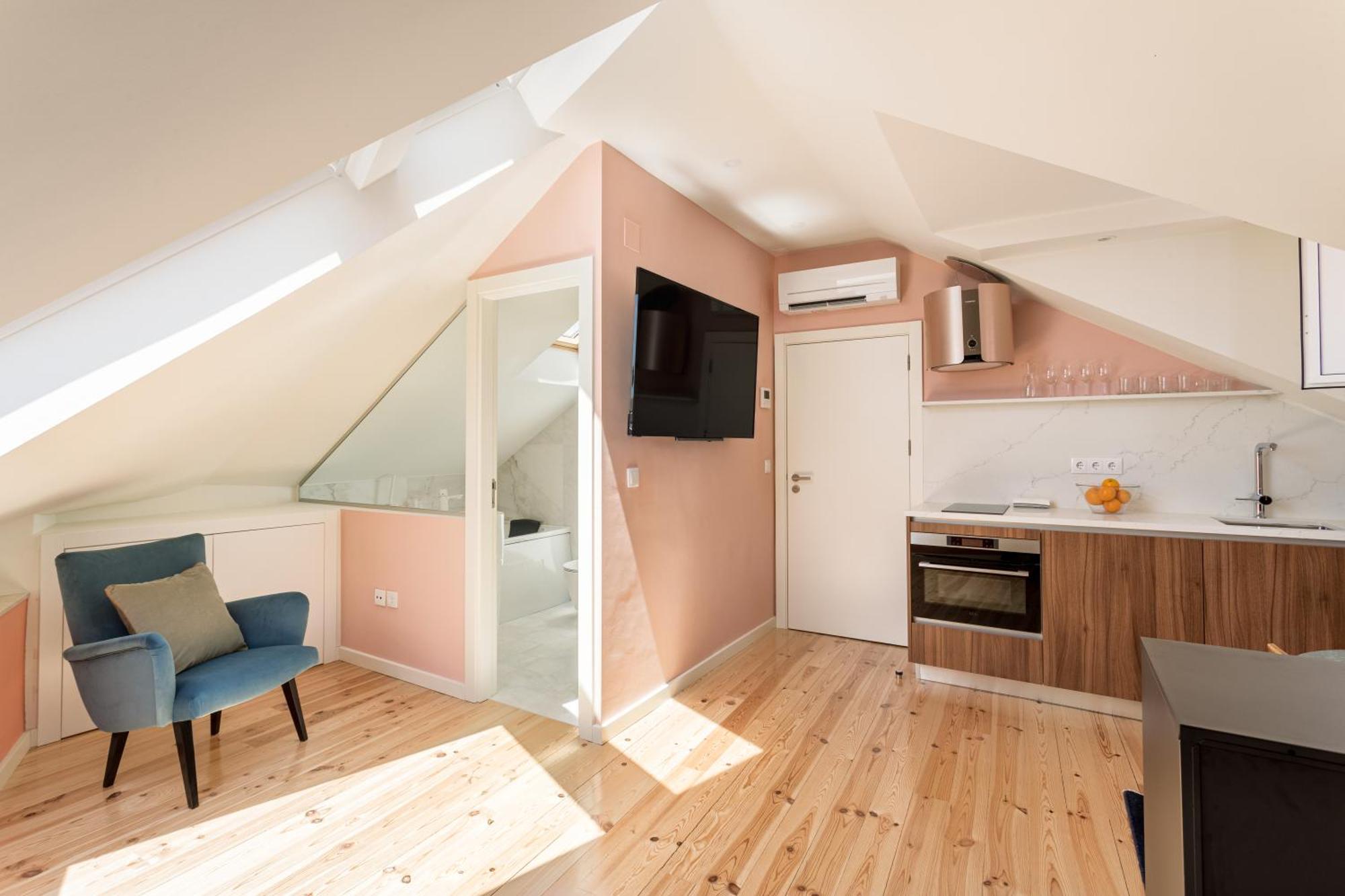 Joivy Flats Next To Rossio Square And Main Attractions * Lisboa