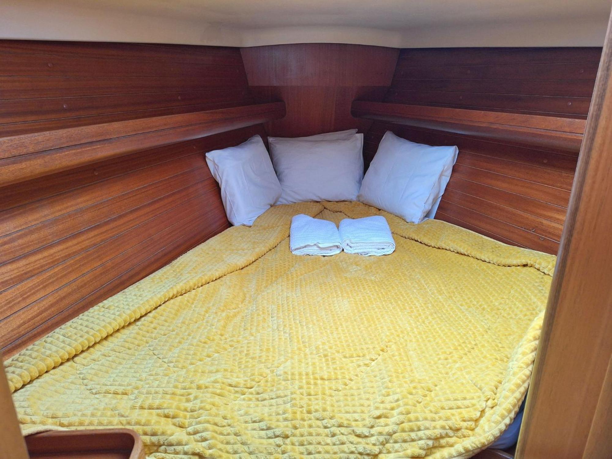 Be Local - Sleep Aboard A Sailing Boat In * Lisboa