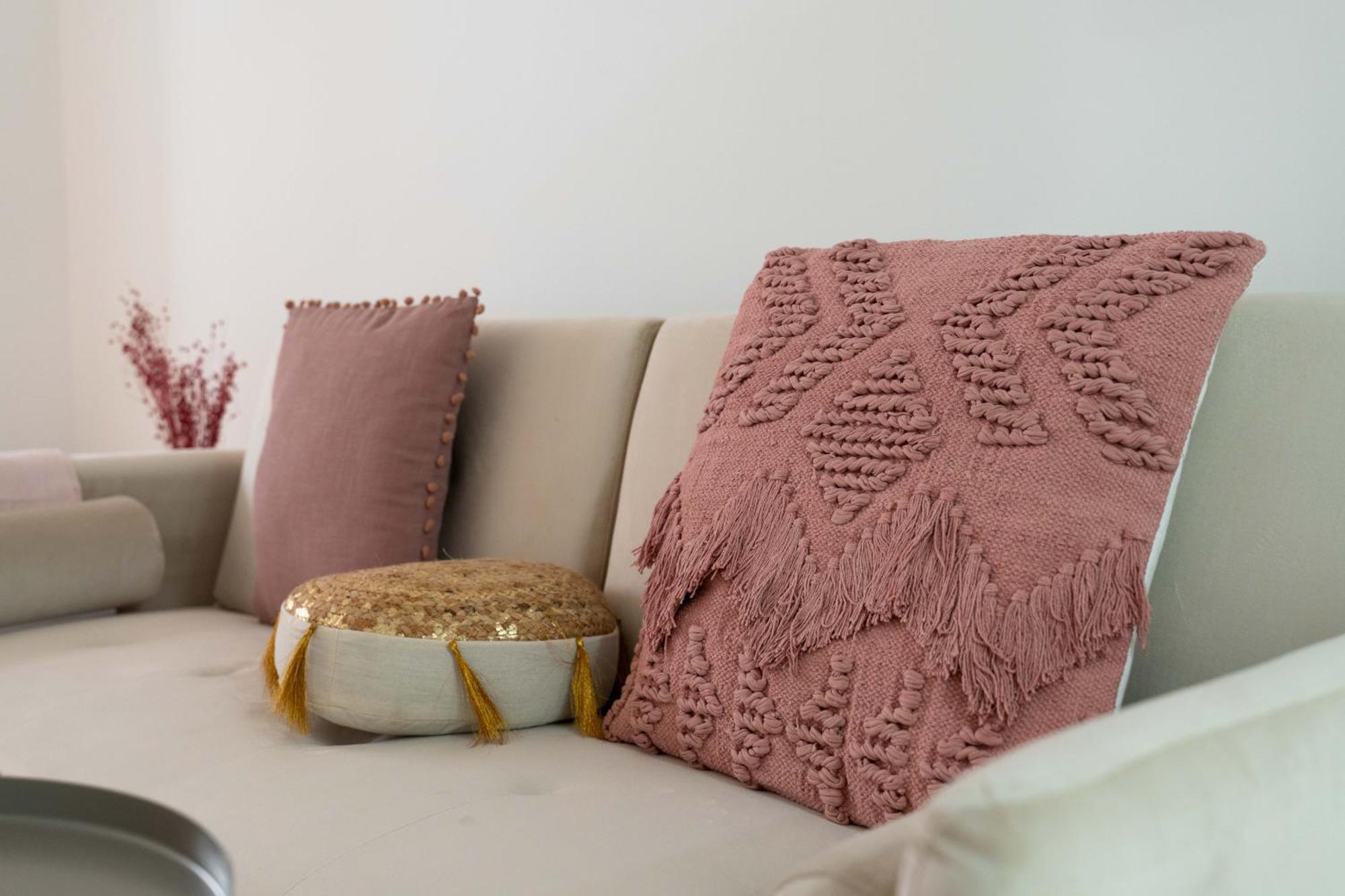 Cozy Bohemian Flat- Berry Lisboa