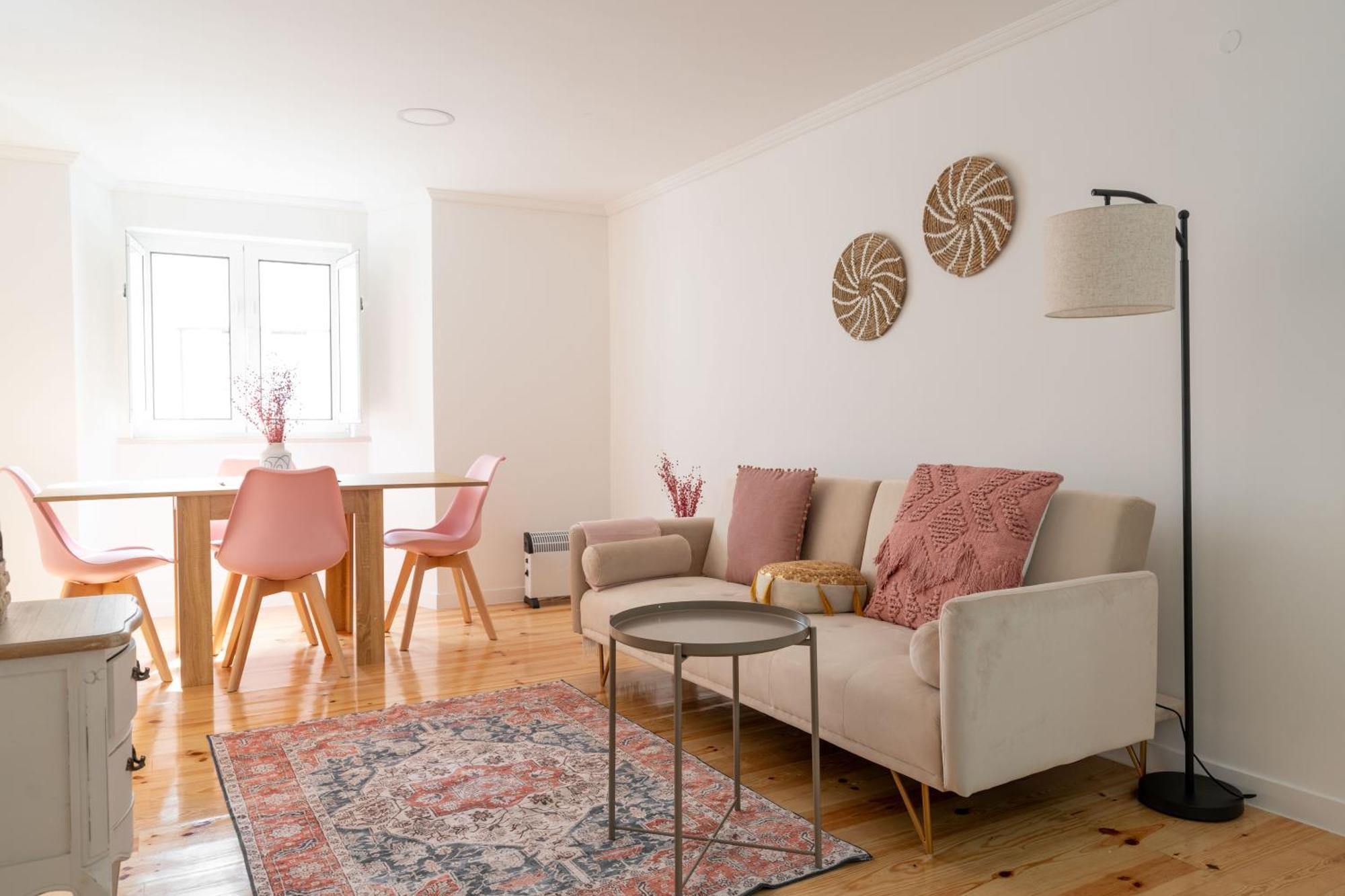 Cozy Bohemian Flat- Berry * Lisboa