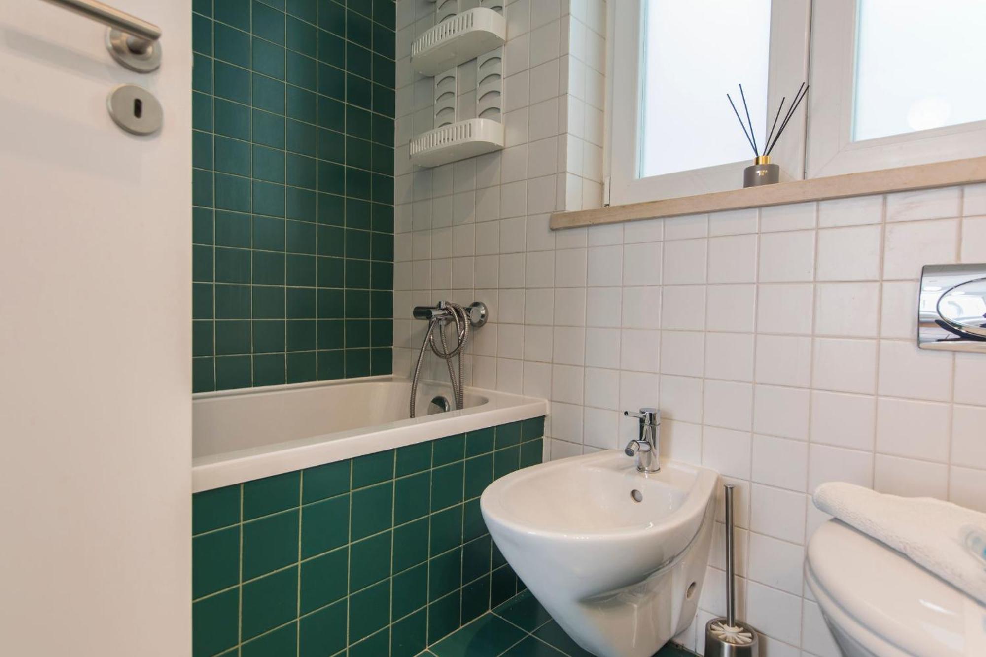 Apartamento Sunny 3bdr In Graca By Lovelystay