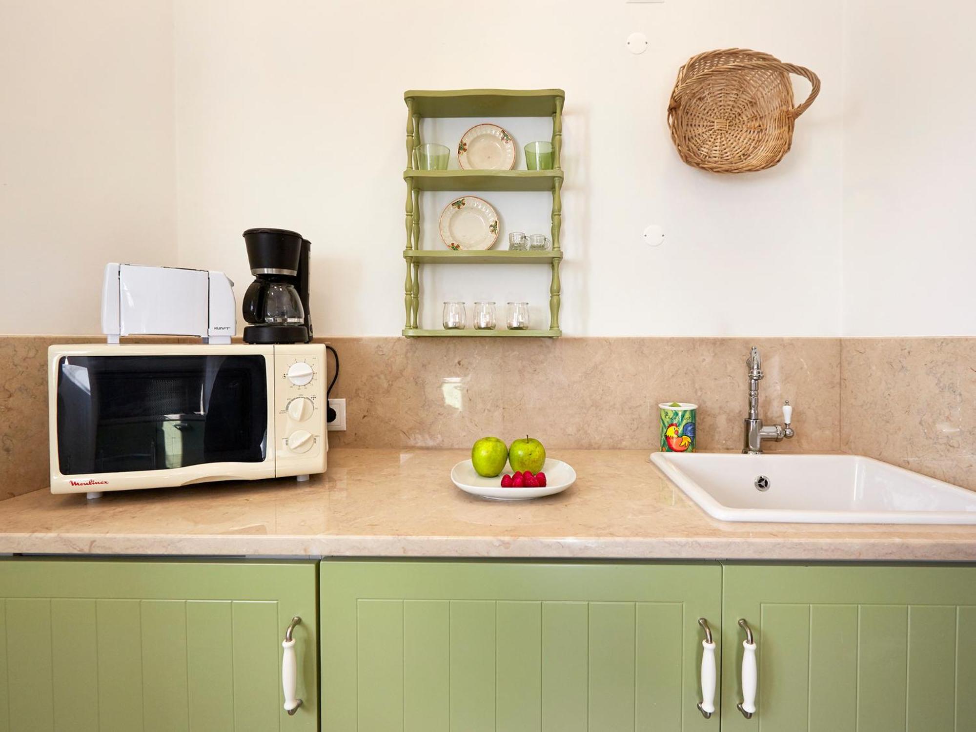 Alfama Cozy By Get Your