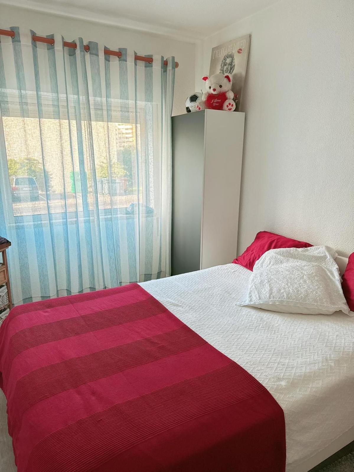 Apartamento Com Boa Luz E Localizacao Em Lisboa. Apartamento