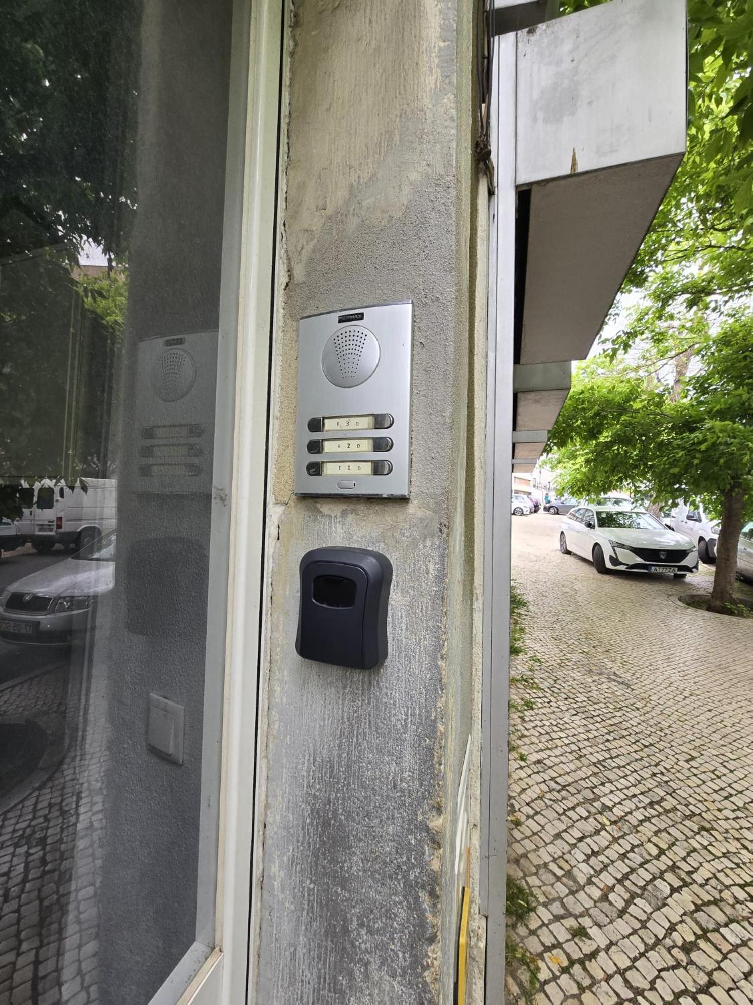 Comfy 3 Bedroom Campo De Ourique Lisboa
