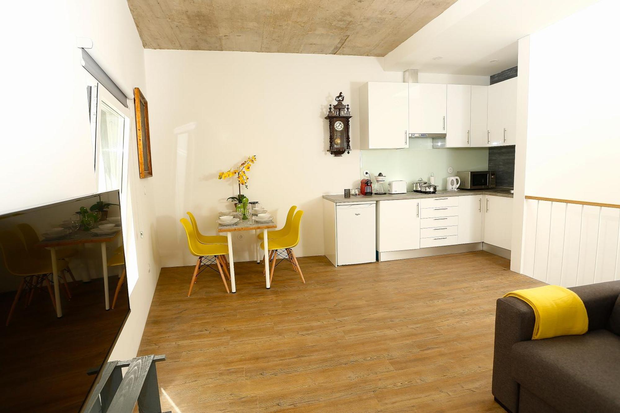 New Downtown Apartment