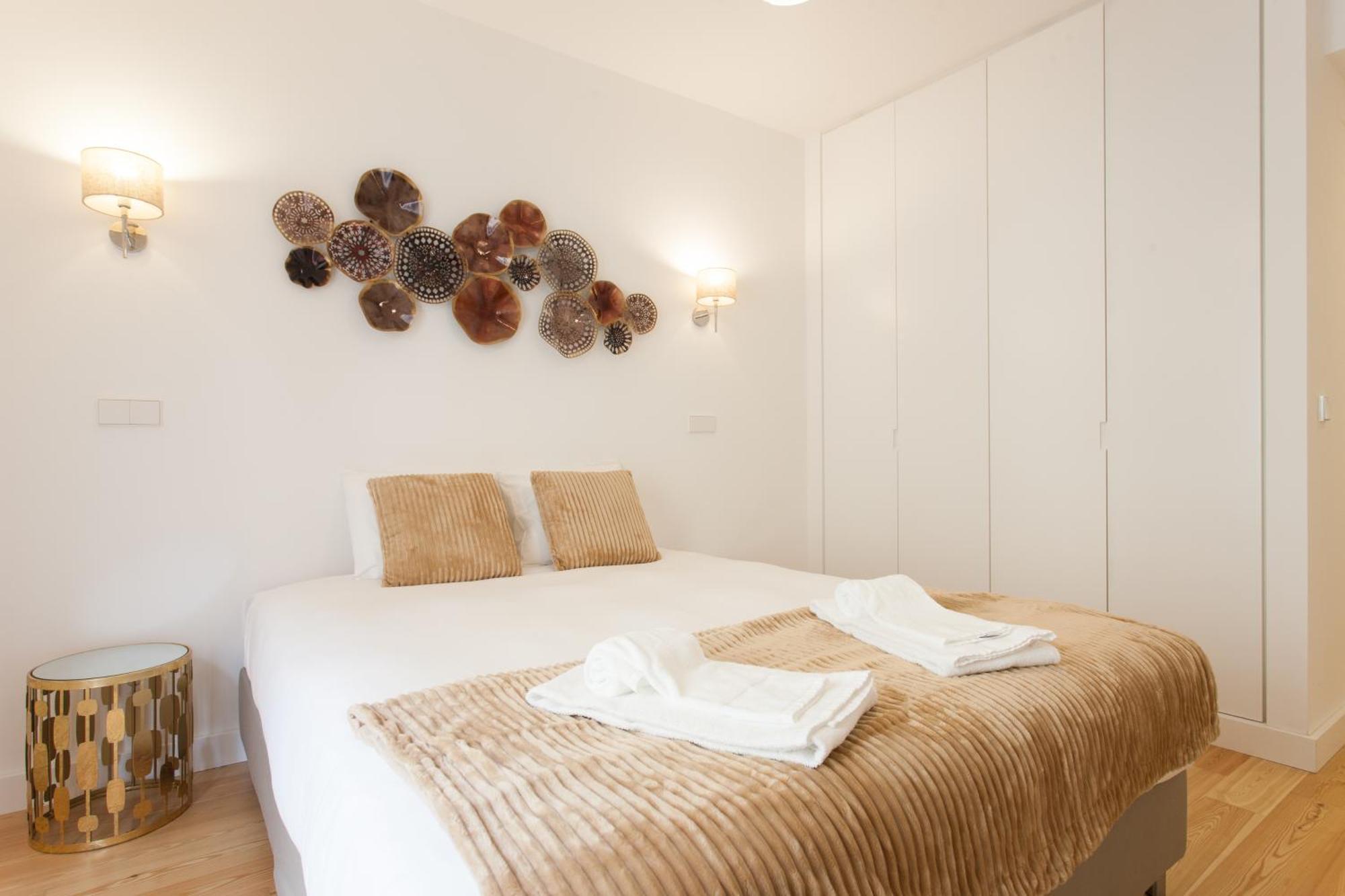 Mouraria Blue Three-bedroom W/ Parking - By Lu Holidays Lisboa