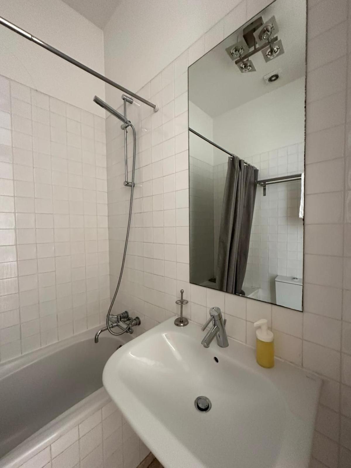 Private Comfortable In Chiado Homestay *