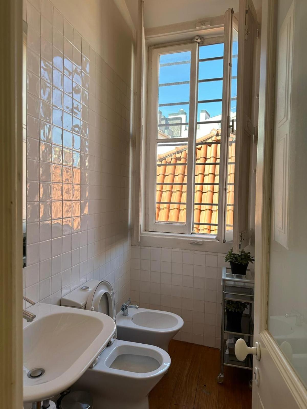 Private Comfortable In Chiado Homestay Lisbon