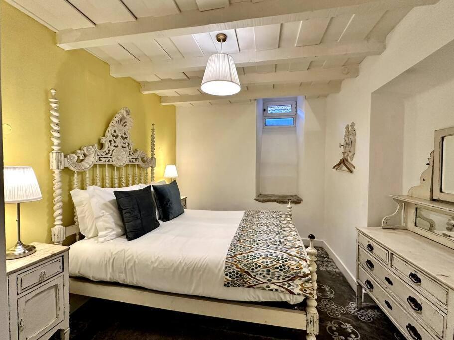 Budget 2 Bed In Bica W Air Con - Belle Epoque *