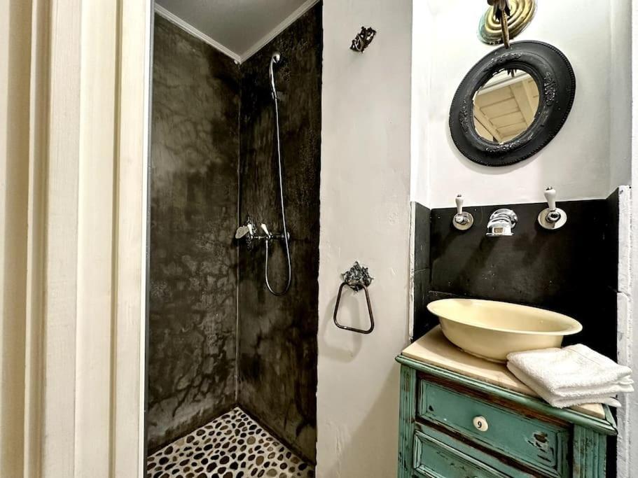 Budget 2 Bed In Bica W Air Con - Belle Epoque Lisboa