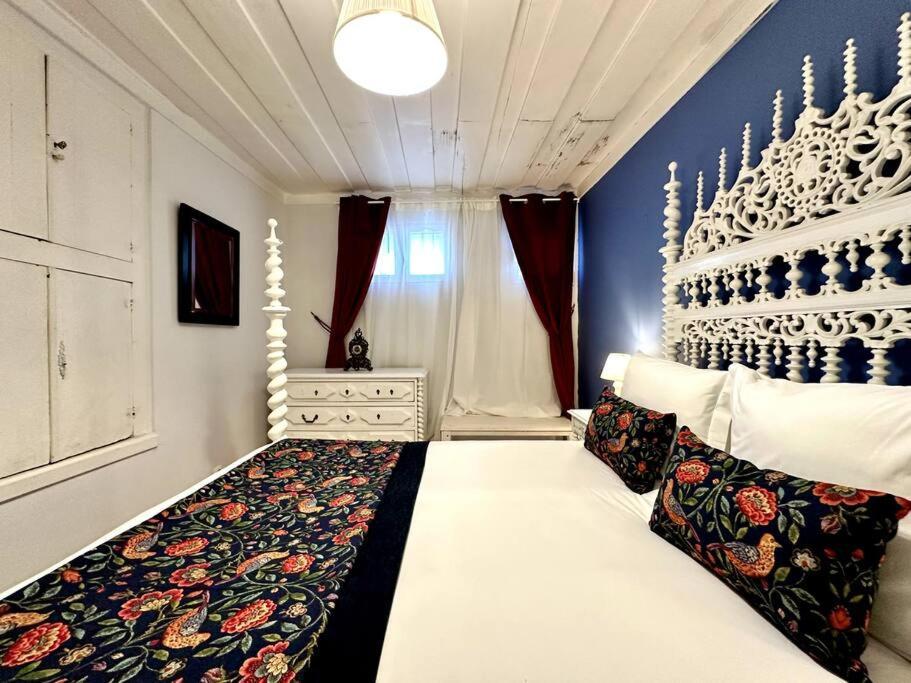 Budget 2 Bed In Bica W Air Con - Belle Epoque * Lisboa