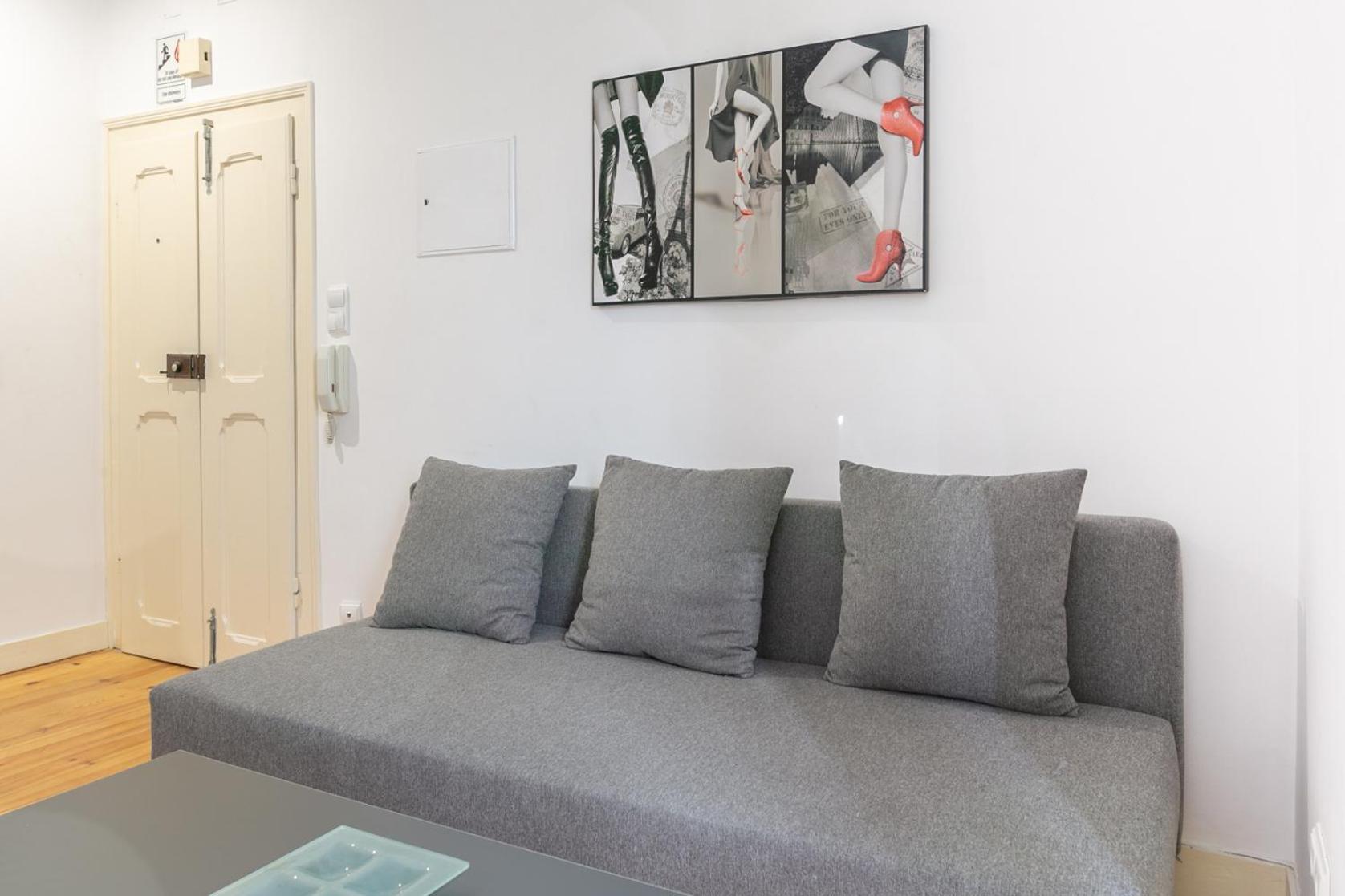 Cloud 9 Livings Apartment