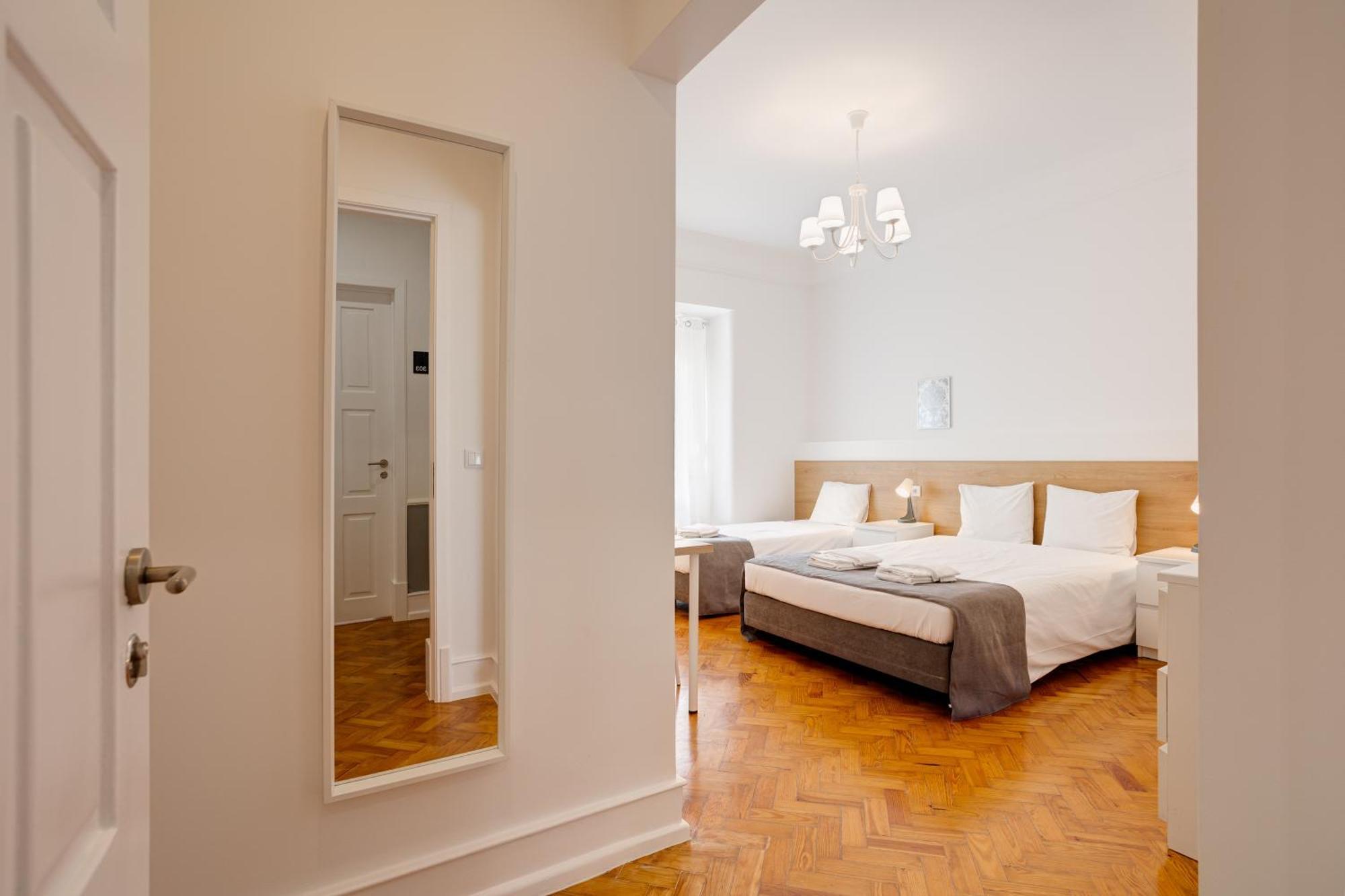 Apartment Home Out Rooms & Apartments Lisbon