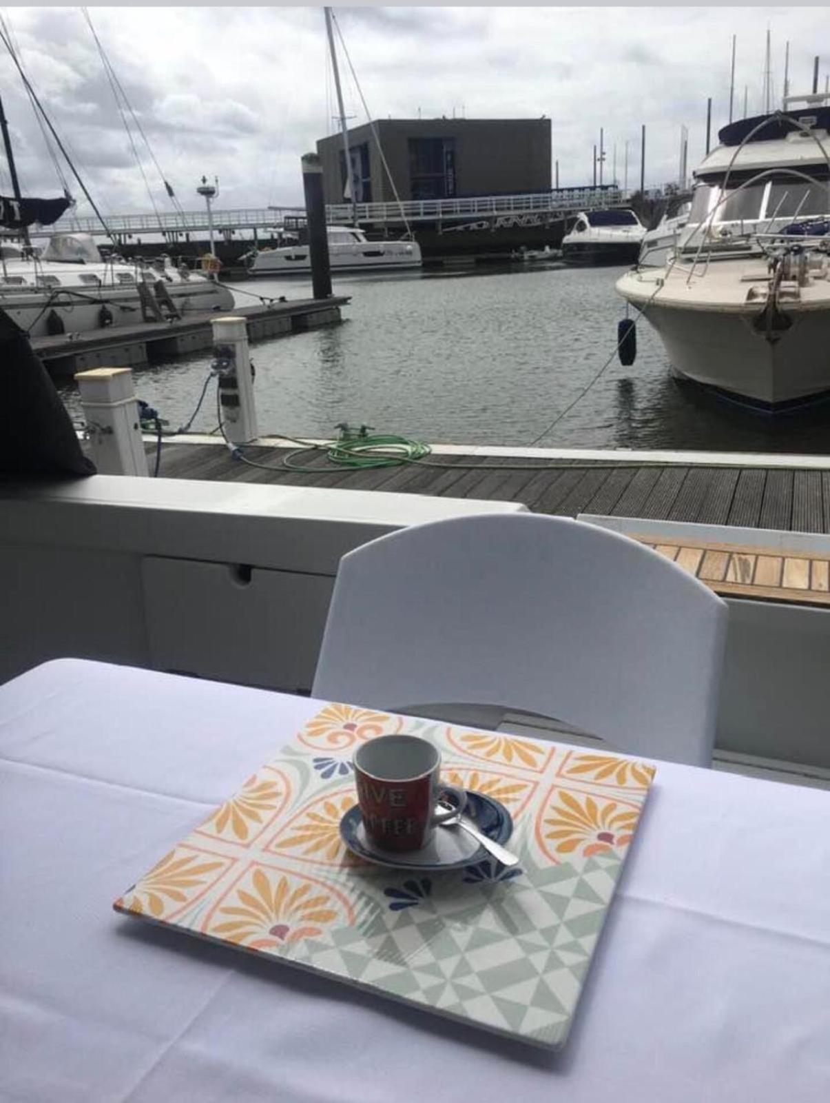 Hotel en barco Beautiful And Magnific Yacht *