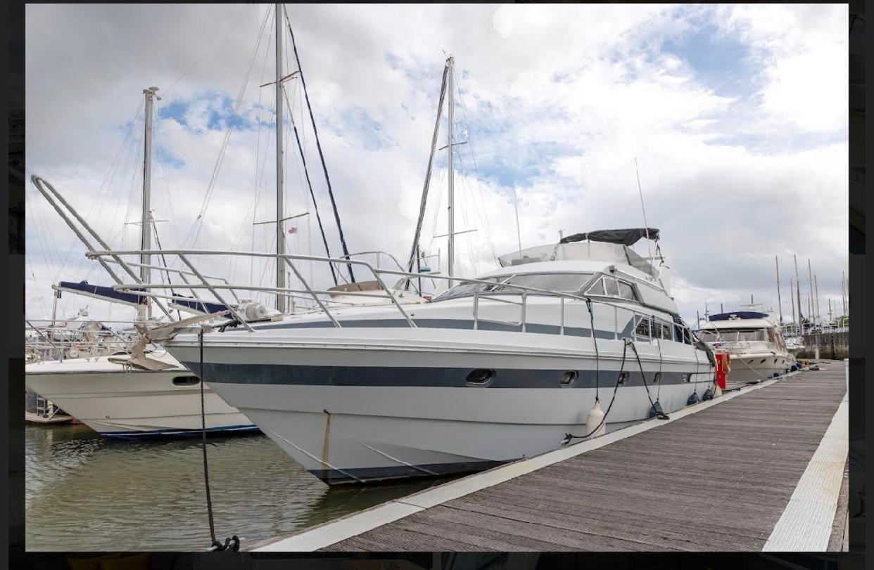 Beautiful And Magnific Yacht *