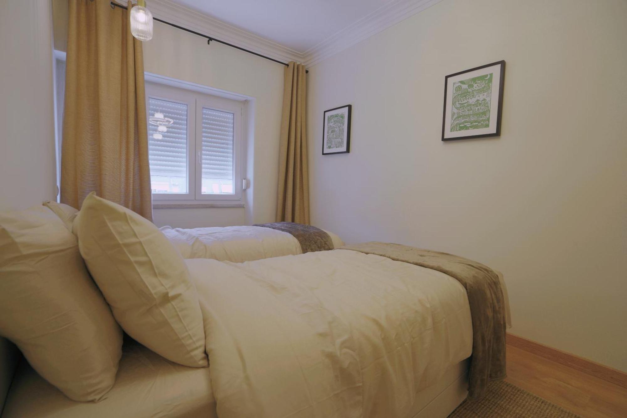 Charming 94d, Next To Metro Apartment