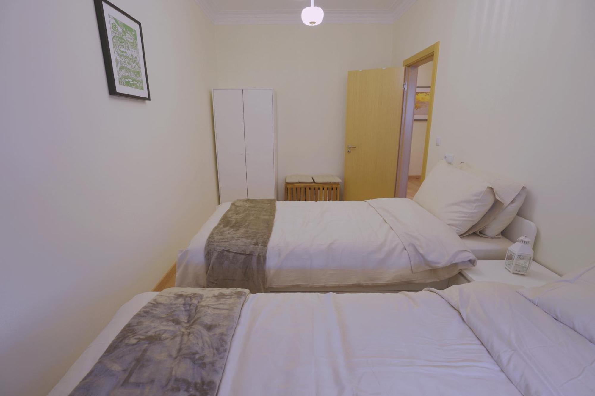 Charming 94d, Next To Metro Apartment Lisbon