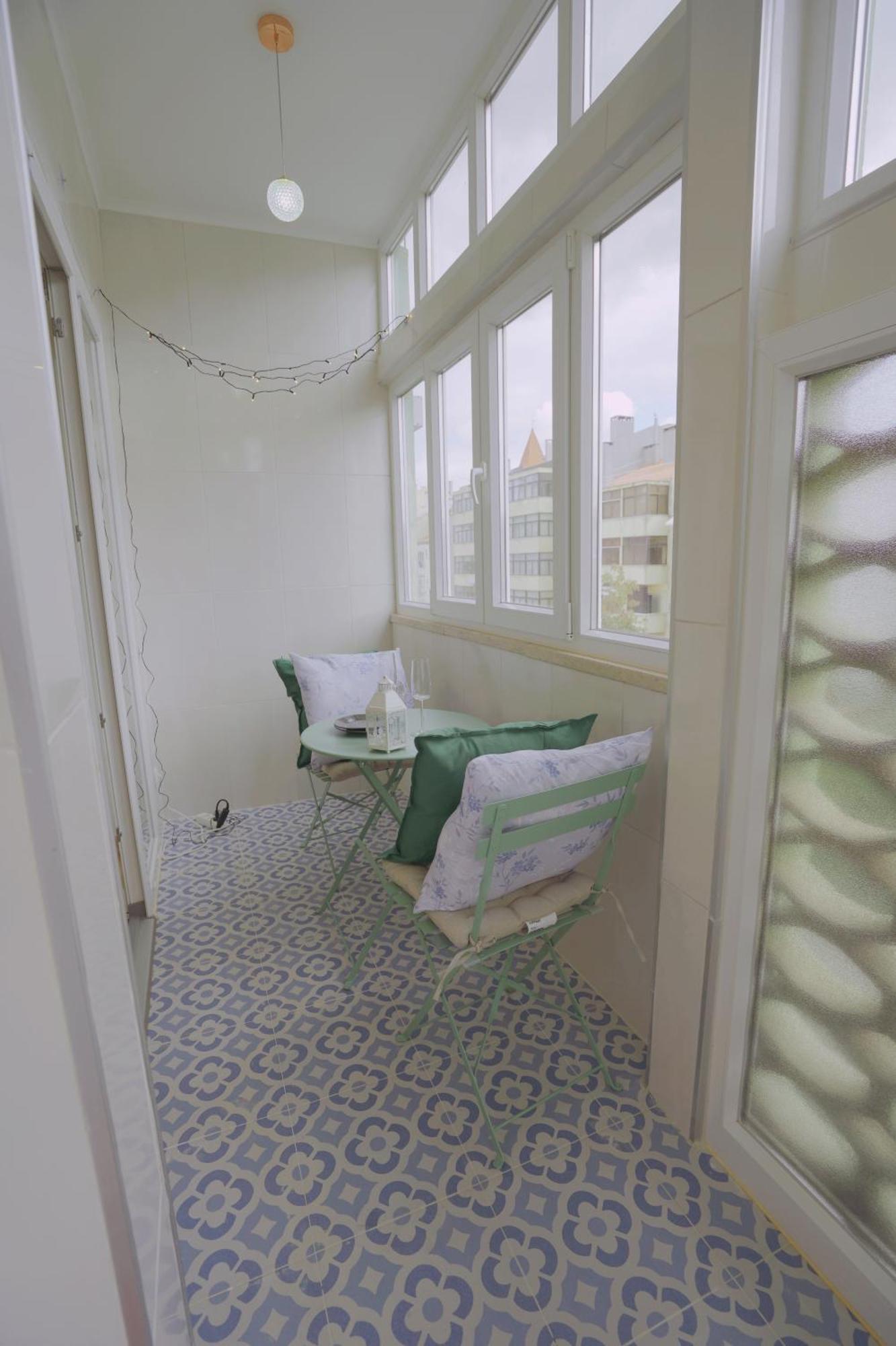 Apartment Charming 94d, Next To Metro Lisbon
