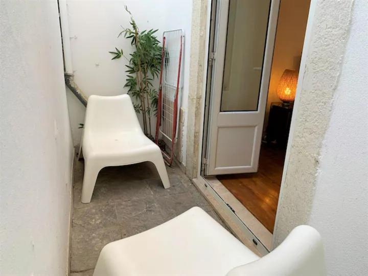 Apartamento Necessidades Artists *
