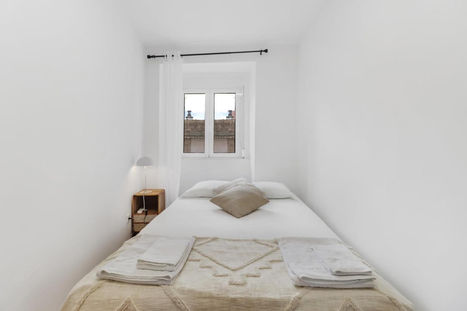 2br Renovated Heart Of Santos W/ Ac | By Airnest * Lisboa