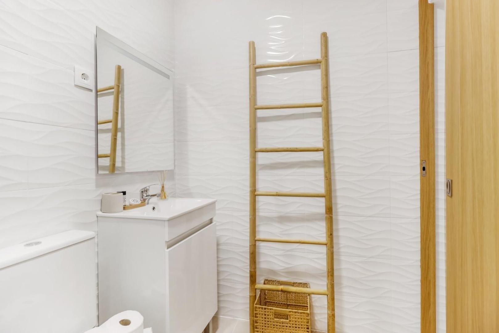2br Renovated Heart Of Santos W/ Ac | By Airnest *