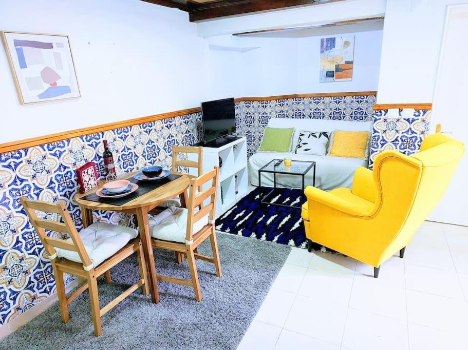 Authentic Portuguese Home- Alfama Lisbon