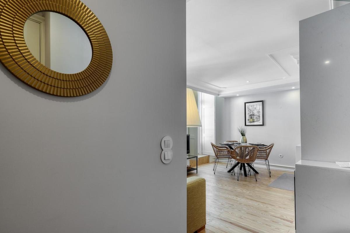 Apartment Beautiful 2 Bedroom With Views In Rua Augusta Lisbon