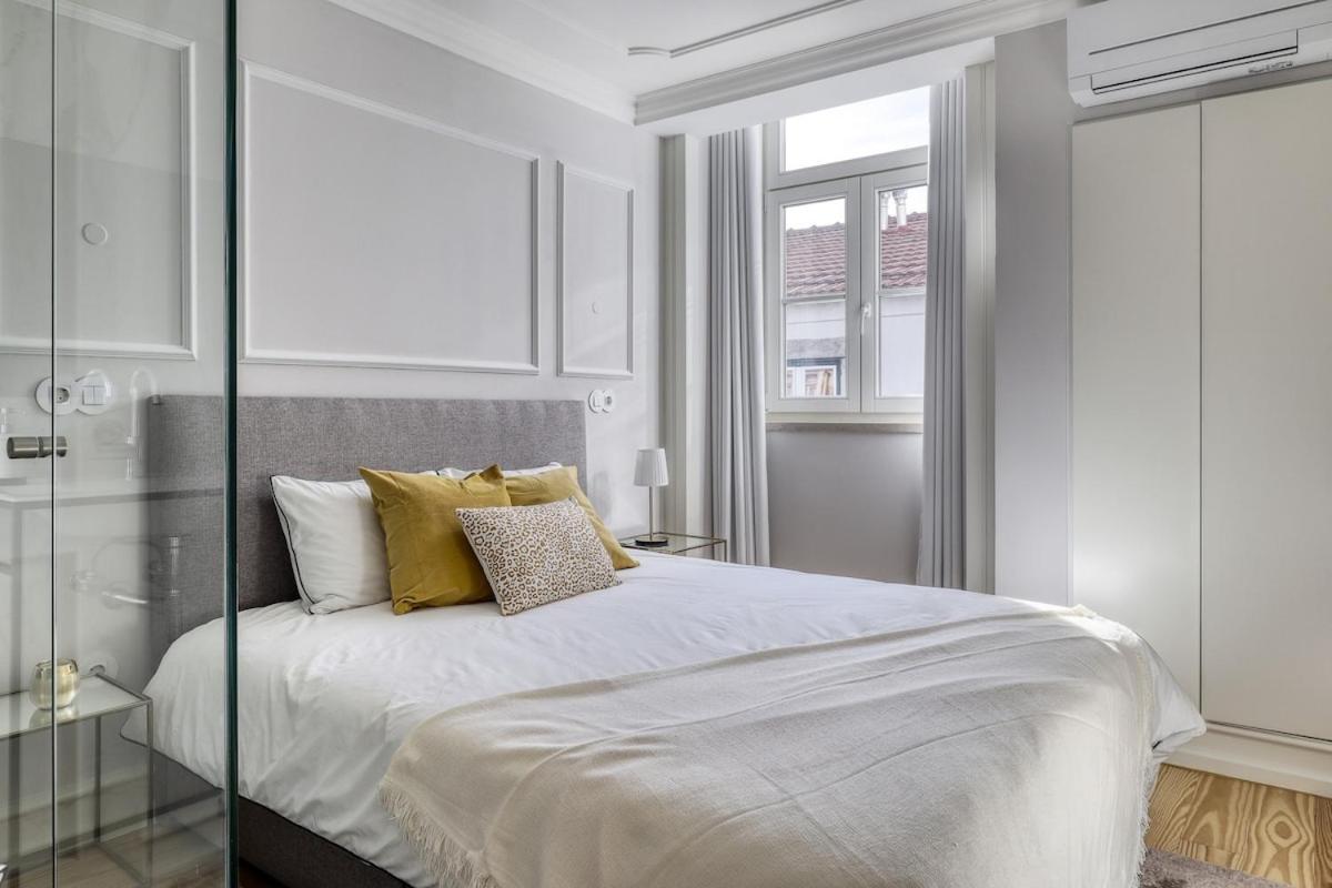 Beautiful 2 Bedroom With Views In Rua Augusta Apartment *