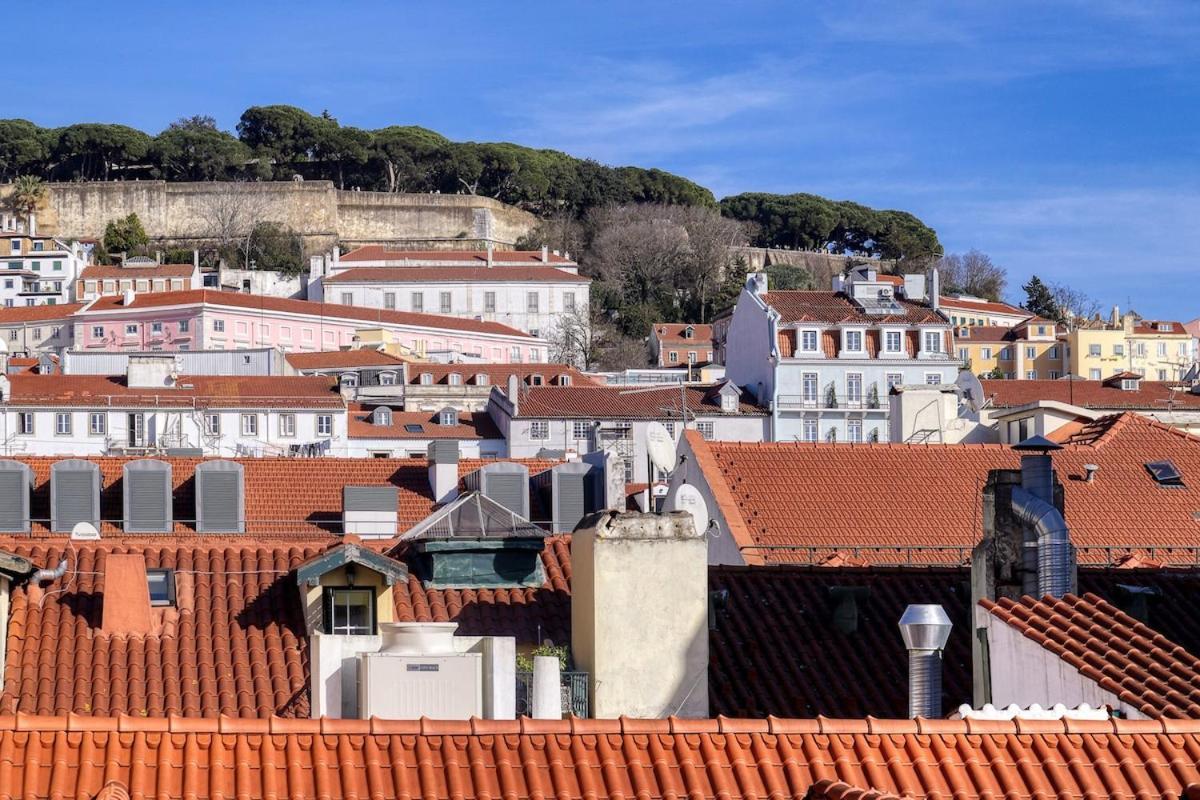 Beautiful 2 Bedroom With Views In Rua Augusta